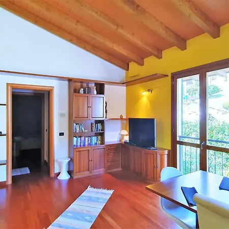 In Bosco With Scenic Terrace شقة Montegrino Valtravaglia